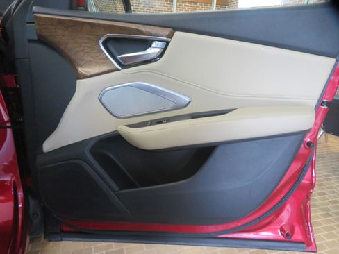 Used 2020 Acura RDX w/ Advance Package FWD image 23