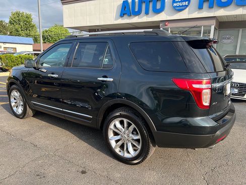Used 2015 Ford Explorer XLT w/ Equipment Group 202A FWD image 11