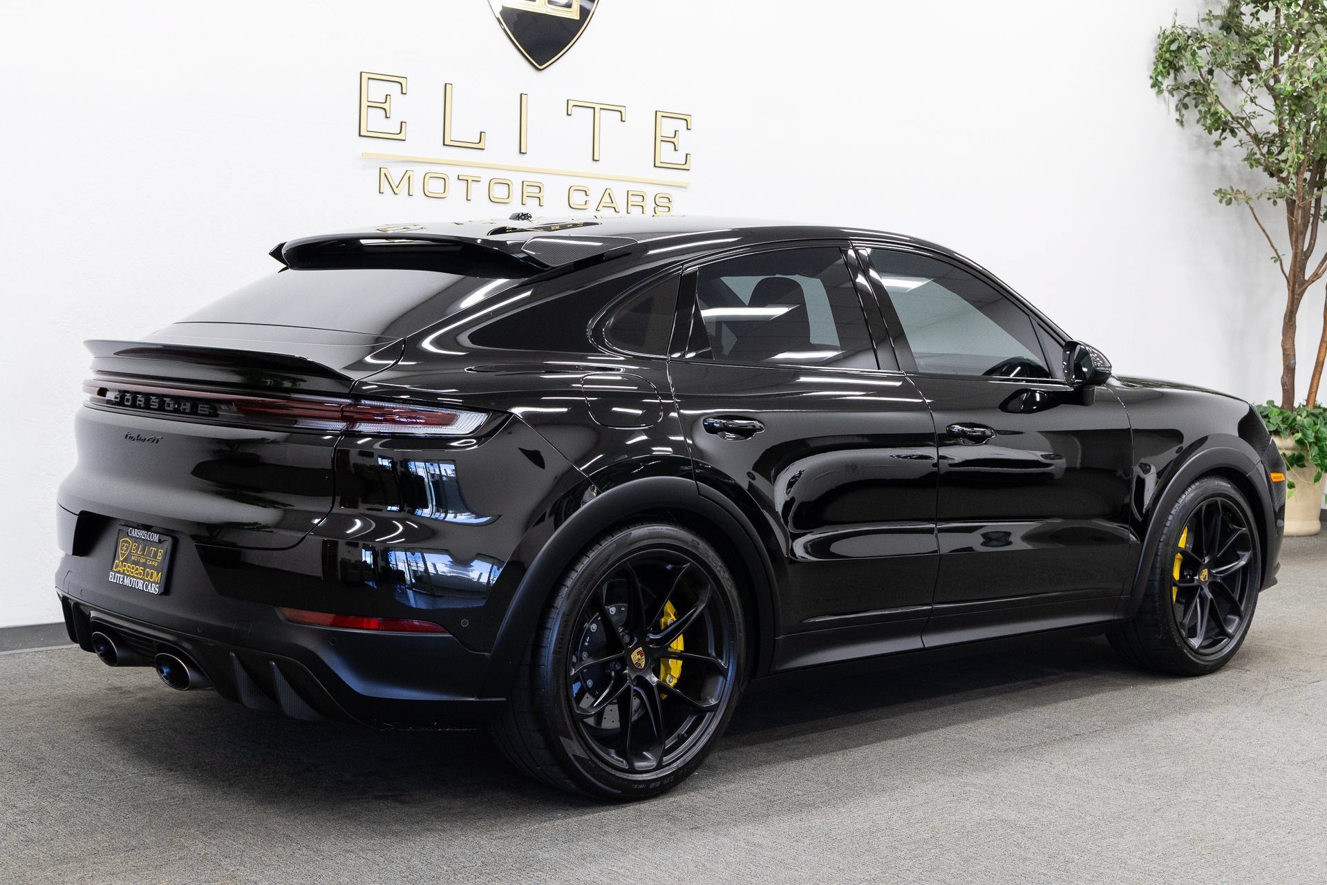 Used 2024 Porsche Cayenne Turbo GT AWD/4WD image 11
