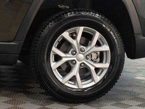 Used 2023 Jeep Grand Cherokee Limited AWD/4WD image 59