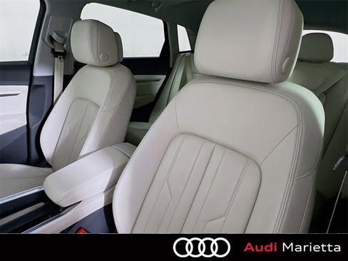 Used 2022 Audi e-tron Premium w/ Convenience Plus Package image 11