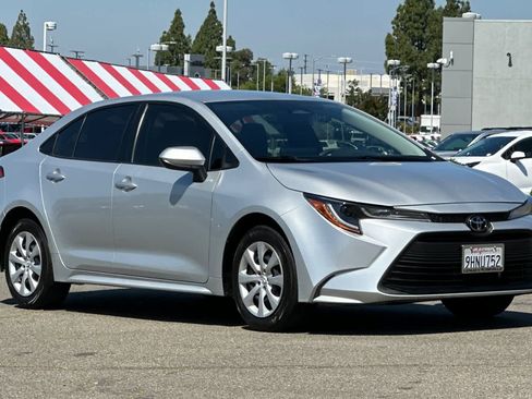 Used 2023 Toyota Corolla LE w/ Carpet Mat Package (TMS) FWD image 5