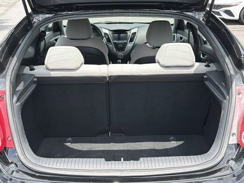 Used 2013 Hyundai Veloster FWD image 18