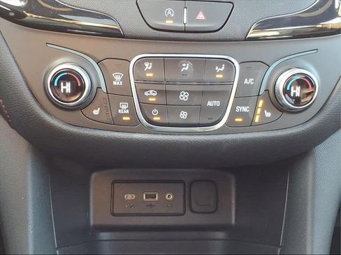 Used 2023 Chevrolet Equinox RS image 20