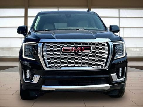 Used 2022 GMC Yukon Denali w/ Denali Premium Package RWD image 3