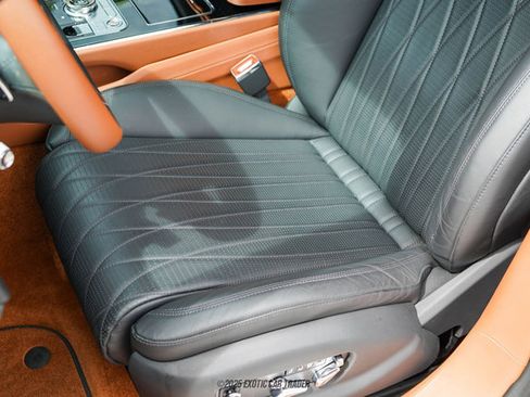 Used 2022 Bentley Flying Spur Plug-In Hybrid image 23