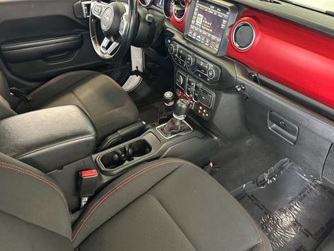 Used 2021 Jeep Gladiator Rubicon AWD/4WD image 17