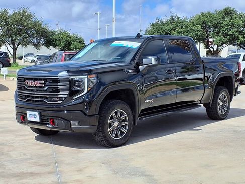 Used 2024 GMC Sierra 1500 AT4 w/ Technology Package AWD/4WD image 3