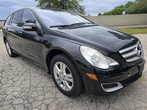 Used 2007 Mercedes-Benz R 500 4MATIC w/ P2 Pkg image 3