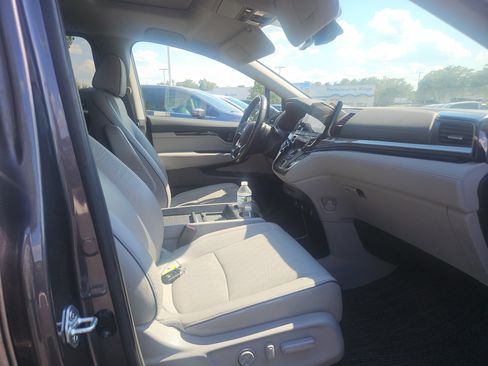 Used 2022 Honda Odyssey Elite image 5