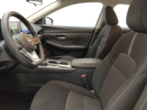 Used 2025 Nissan Sentra SV FWD image 17