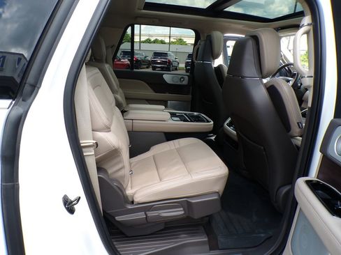 Used 2024 Lincoln Navigator L Reserve image 27