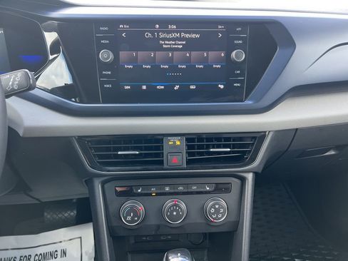 Used 2022 Volkswagen Taos SE w/ Panoramic Sunroof Package image 21