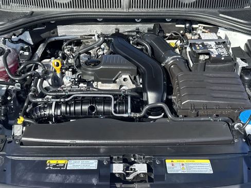 Used 2025 Volkswagen Jetta SE FWD image 12