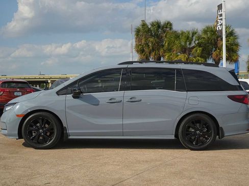 Used 2023 Honda Odyssey Sport image 3