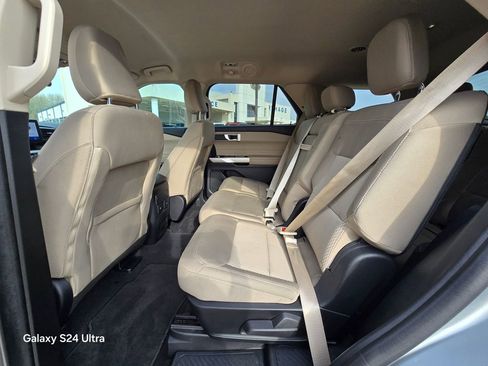 Used 2023 Ford Explorer XLT w/ Class IV Trailer Tow Package image 17