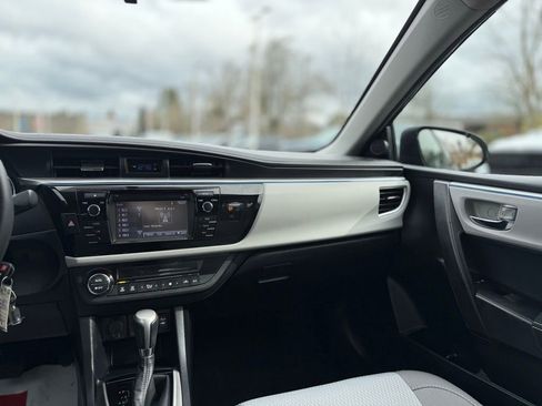 Used 2016 Toyota Corolla LE image 24