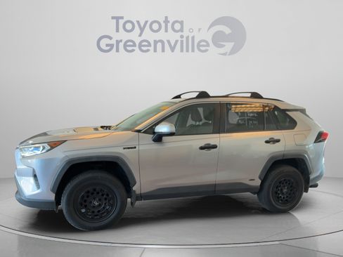 Used 2020 Toyota RAV4 XLE w/ Convenience Package AWD/4WD image 2