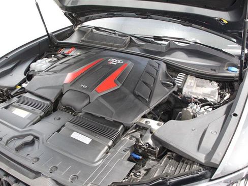 Used 2022 Audi RS Q8 w/ Carbon Optic Package image 54