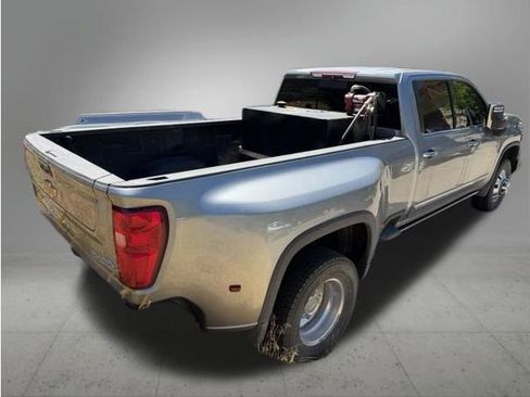 Used 2024 Chevrolet Silverado 3500 High Country w/ High Country Premium Package AWD/4WD image 4