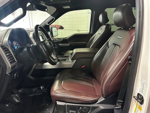 Used 2017 Ford F150 Platinum w/ Equipment Group 701A Luxury image 10