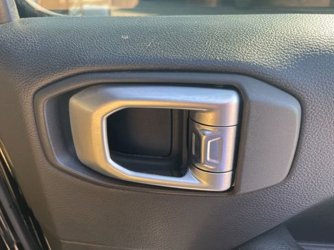 Used 2018 Jeep Wrangler Unlimited Sahara image 56