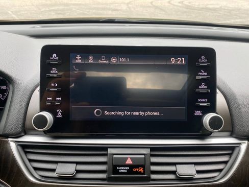 Used 2018 Honda Accord EX image 25