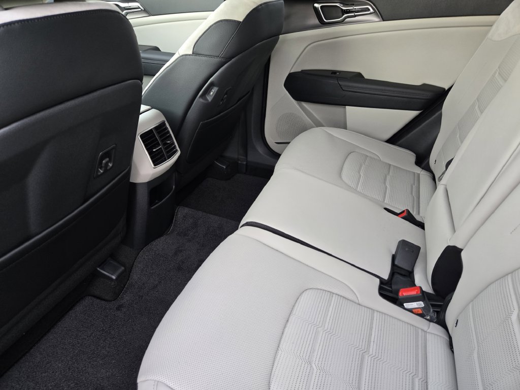 New 2026 Kia Sportage SX FWD image 20