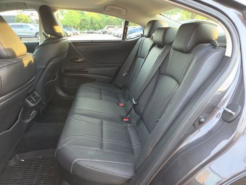 Used 2023 Lexus ES 300h Ultra Luxury w/ Accessory Package (Z2) FWD image 5