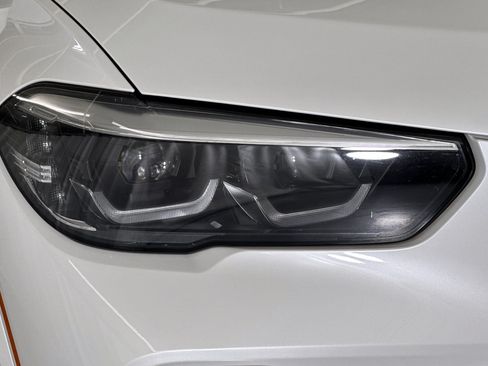 Used 2022 BMW X5 xDrive45e w/ M Sport Package AWD/4WD image 11