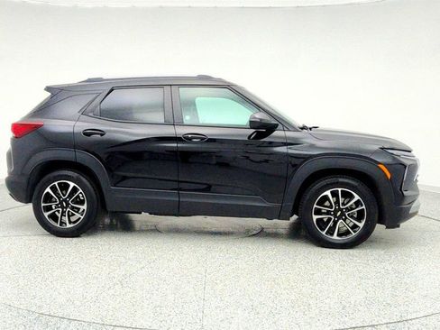 Used 2024 Chevrolet TrailBlazer LT w/ Convenience Package image 4