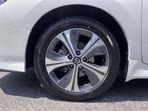 Used 2022 Nissan Leaf SL Plus image 11