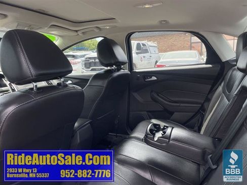 Used 2014 Ford Focus SE w/ Equipment Group 201A FWD image 12