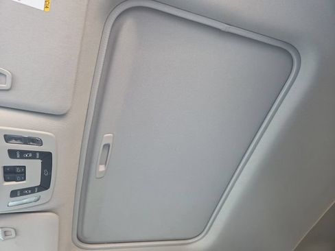 Used 2026 Toyota Sienna XLE FWD image 22