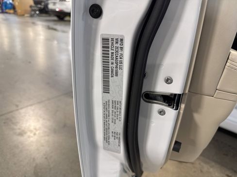 Certified 2023 Chrysler 300 Touring image 24