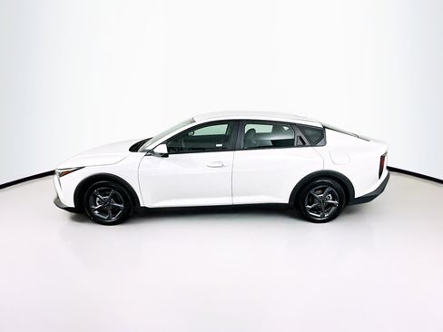 Used 2025 Kia K4 LXS image 4