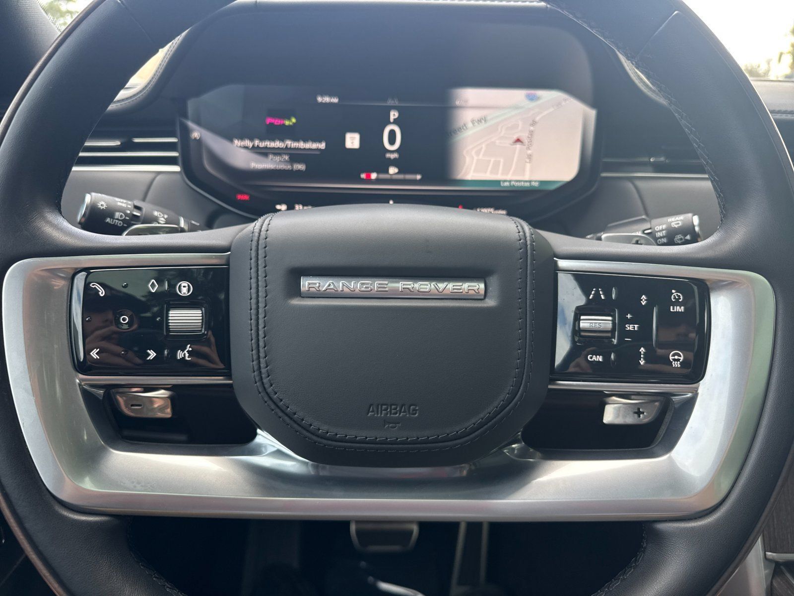 Used 2025 Land Rover Range Rover Autobiography AWD/4WD image 24