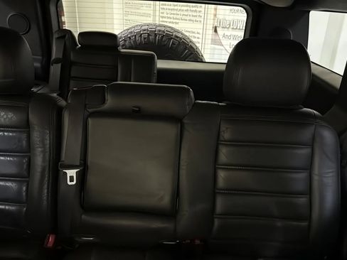 Used 2005 HUMMER H2 w/ Preferred Equipment Group image 21