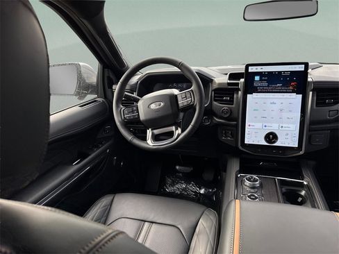 New 2024 Ford Expedition Max Platinum image 17