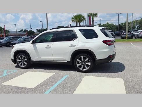 Used 2025 Honda Pilot Elite image 28