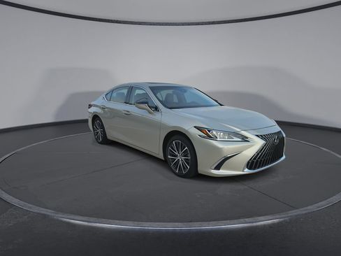 Used 2025 Lexus ES 350 w/ Premium Package FWD image 2