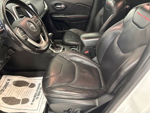 Used 2014 Jeep Cherokee Trailhawk w/ Technology Group AWD/4WD image 17