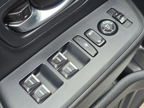 Used 2023 Honda Pilot EX-L image 25