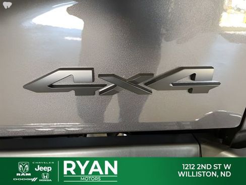 New 2026 RAM 2500 Laramie AWD/4WD image 19