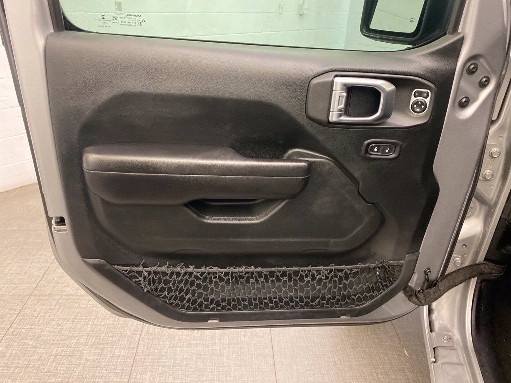 Used 2019 Jeep Wrangler Unlimited Sport S AWD/4WD image 19