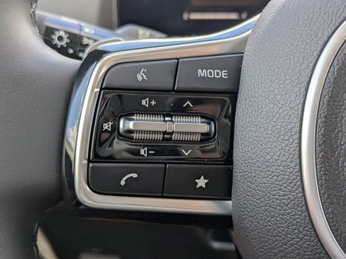 Certified 2025 Kia Carnival EX image 31