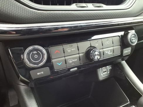 New 2026 Jeep Compass Latitude AWD/4WD image 15