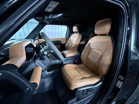 Used 2024 Land Rover Defender 90 V8 image 18