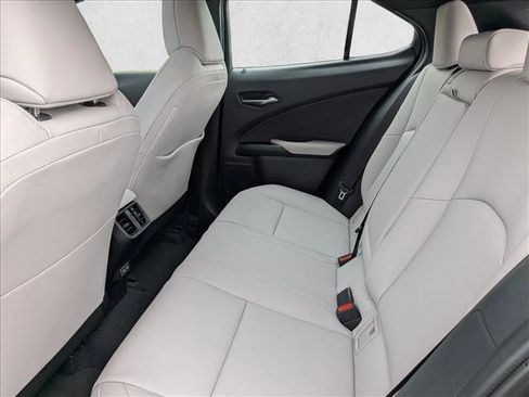 Used 2024 Lexus UX 250h FWD image 21