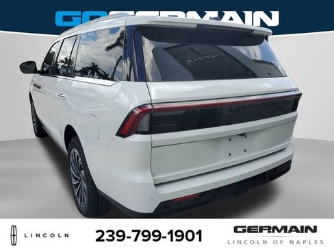 New 2025 Lincoln Navigator Black Label AWD/4WD image 10